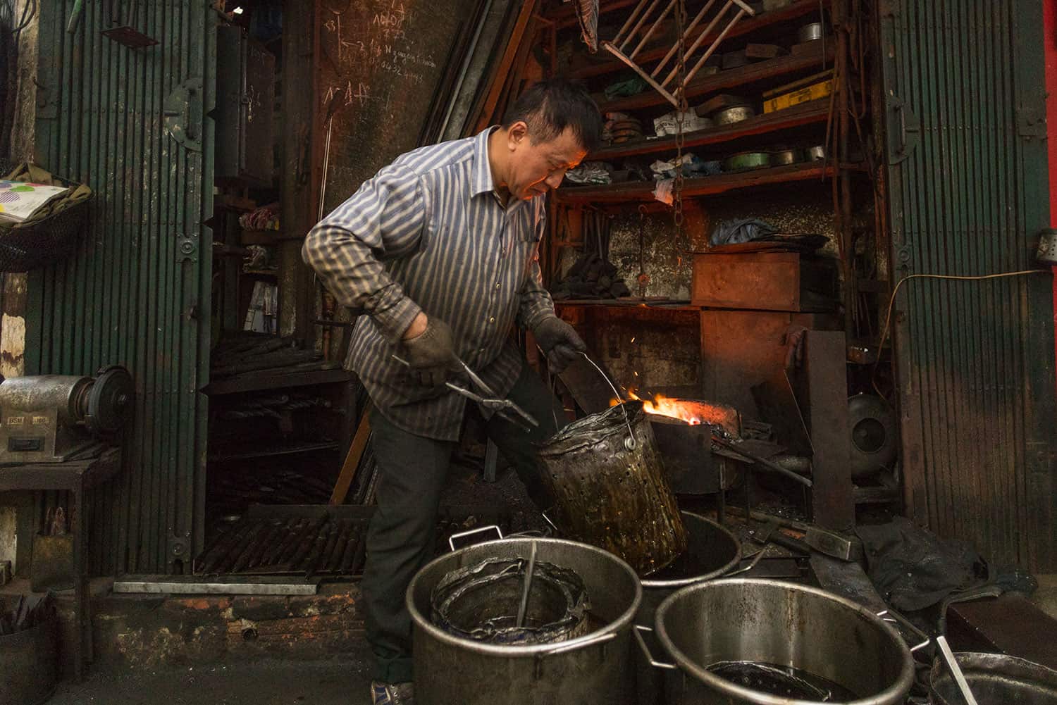 portrait photography the last blacksmith in hanoi